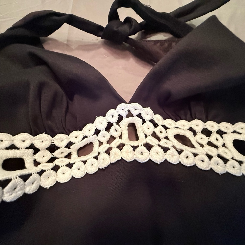 Trina Turk Black/White halter Dress with cutouts size 2/XS - Picture 2 of 11